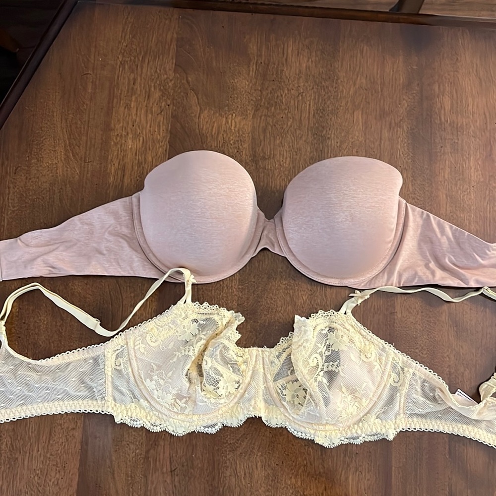 Victoria’s Secret Bras 34D